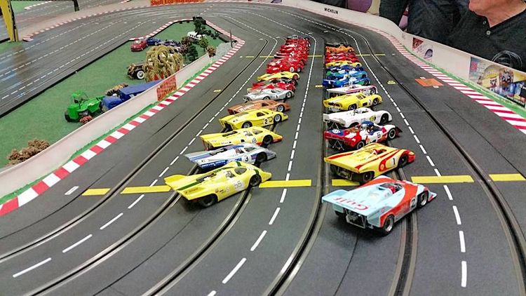 CIRCUIT 24 - Le plaisir des courses de voitures pour tous à Tarbes